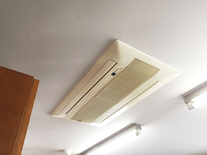 天井埋め込み型エアコン養生とポンプダウン